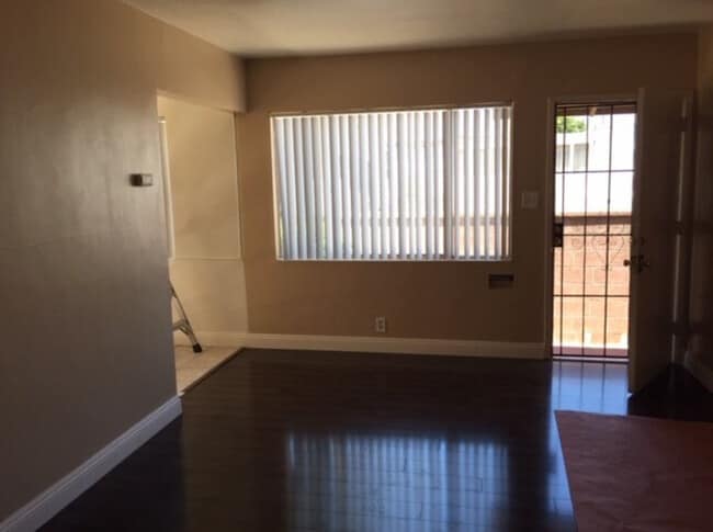 1101 W 89th St in Los Angeles, CA - Building Photo - Building Photo