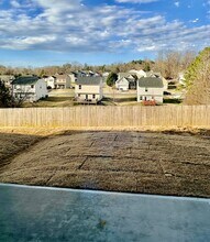 463 Fran Dr in Haw River, NC - Foto de edificio - Building Photo