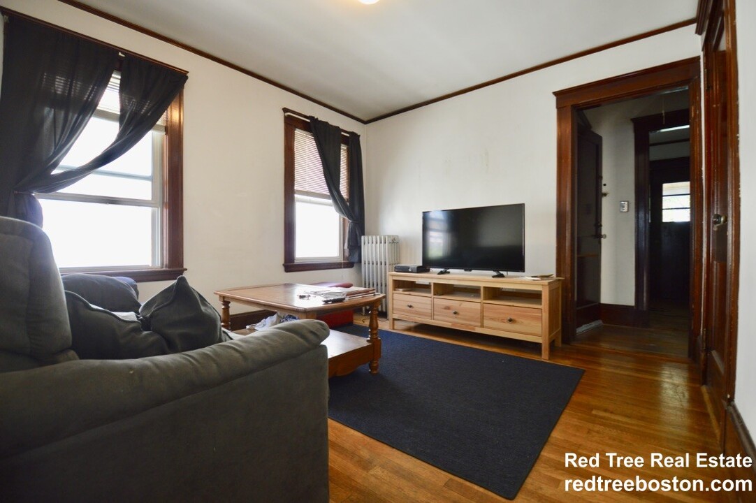 55 Etna St in Boston, MA - Building Photo