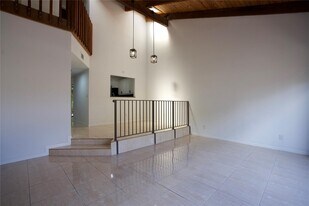 2125 SW 81st Ave in Davie, FL - Building Photo