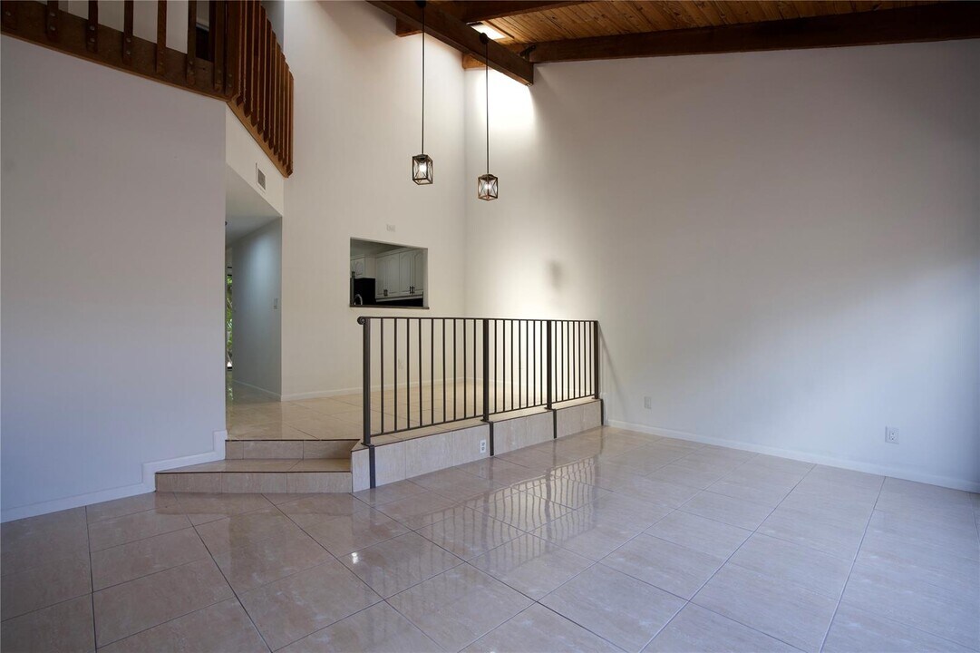 2125 SW 81st Ave in Davie, FL - Building Photo