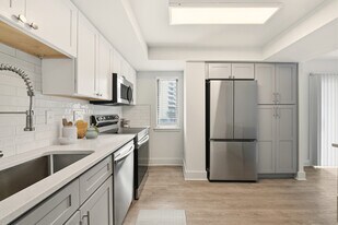 Cortland on South Eads in Arlington, VA - Building Photo