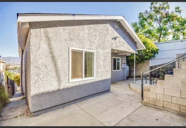 4317 Milburn Dr, Unit Downstairs