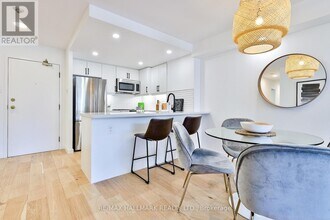 117 Gerrard St E in Toronto, ON - Building Photo - Building Photo