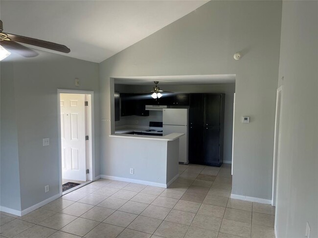 4090 N Pine Island Rd, Unit 303 in Sunrise, FL - Foto de edificio - Building Photo