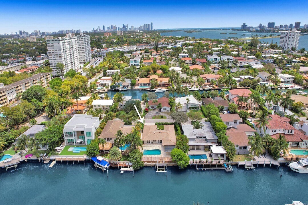 1912 NE 119th Rd in North Miami, FL - Building Photo