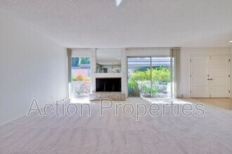 71 Los Altos Square in Los Altos, CA - Foto de edificio - Building Photo
