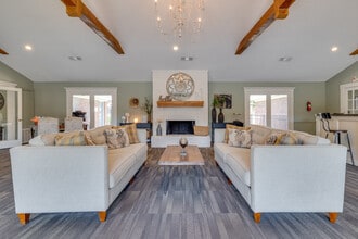 The Greens Of Bedford in Tulsa, OK - Foto de edificio - Interior Photo