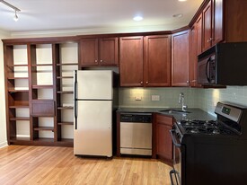 3246 N Clifton Ave, Unit E1 Apartments