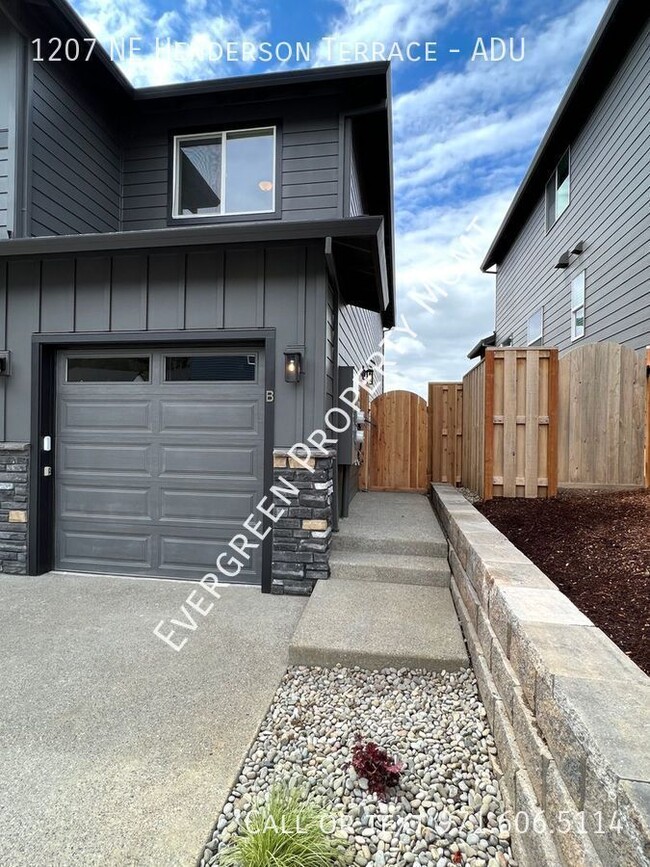 1207 NE Henderson Ter-Unit -ADU in Estacada, OR - Building Photo - Building Photo