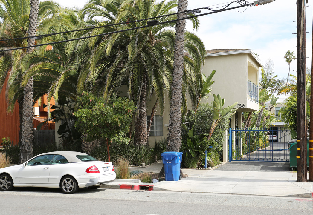 126 Bicknell Ave in Santa Monica, CA - Foto de edificio