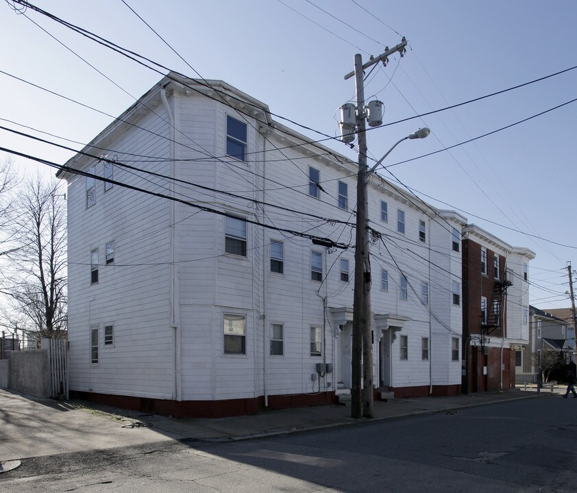 42-44 Gesler St in Providence, RI - Building Photo