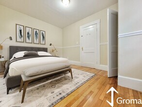 122 Gladstone St, Unit #1 in Boston, MA - Building Photo - Building Photo