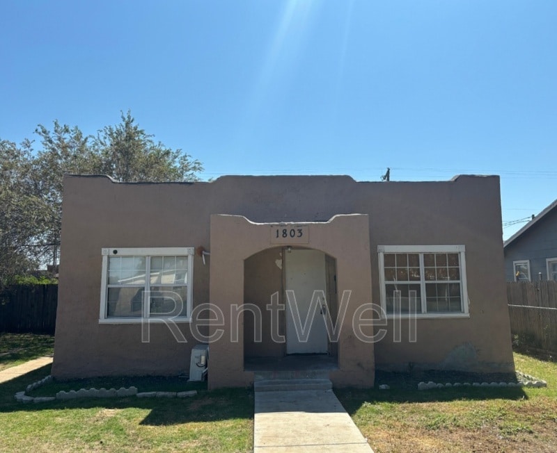 1803 49th St in Lubbock, TX - Building Photo