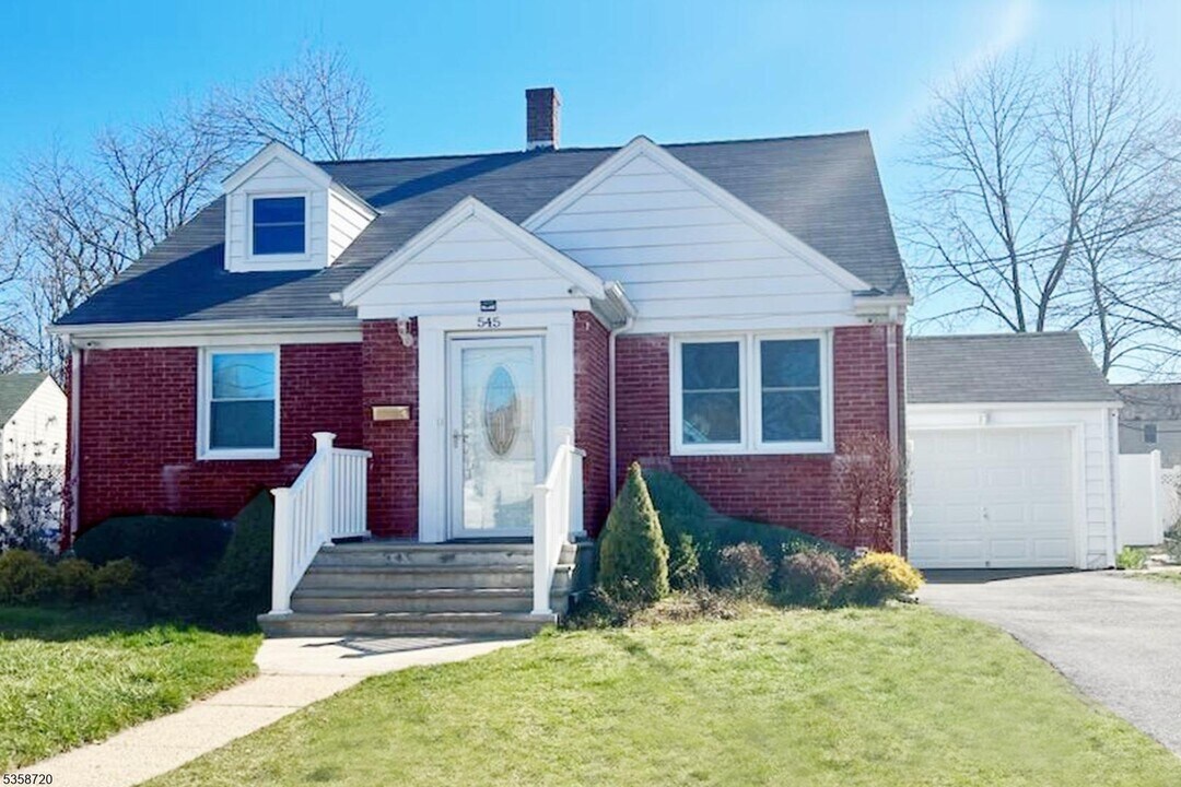 545 Plymouth Rd in Hillside, NJ - Building Photo