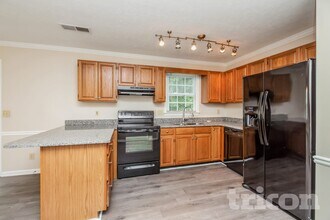 3000 Water Brook Dr SW in Conyers, GA - Building Photo - Building Photo