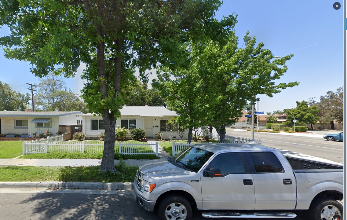 301 S Fann St in Anaheim, CA - Building Photo