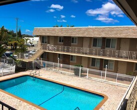 Lee Manor Apartments in Hollywood, FL - Foto de edificio - Building Photo