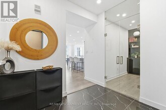 35 Mariner Terrace in Toronto, ON - Building Photo - Building Photo