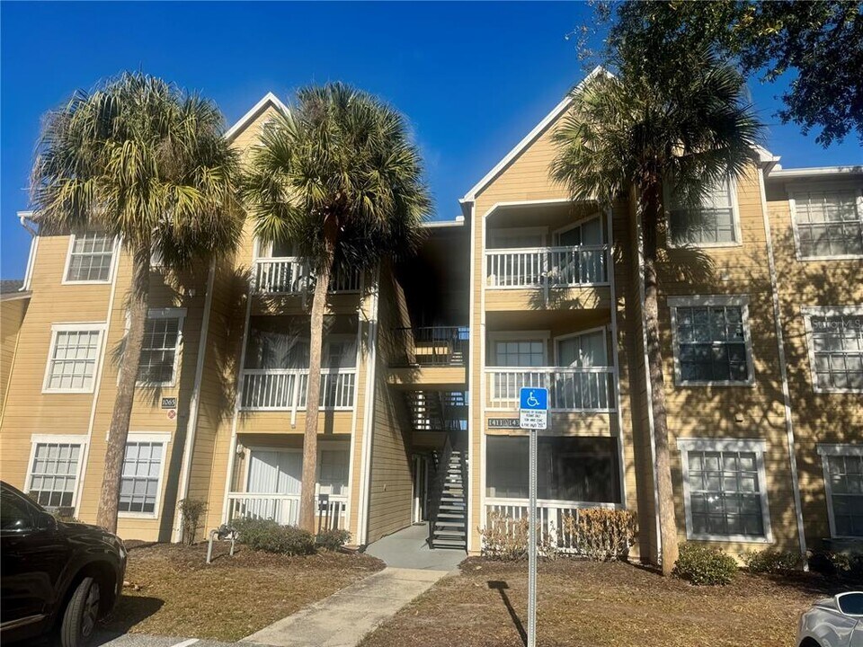 1065 S Hiawassee Rd in Orlando, FL - Foto de edificio