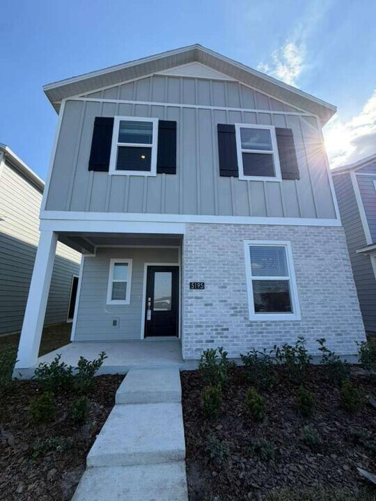 5195 Loyalty Dr in St. Cloud, FL - Building Photo