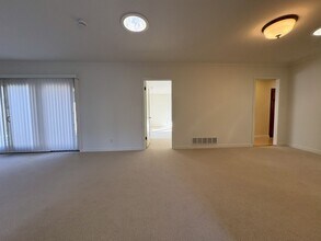 811 Southampton Dr in Palo Alto, CA - Building Photo - Building Photo