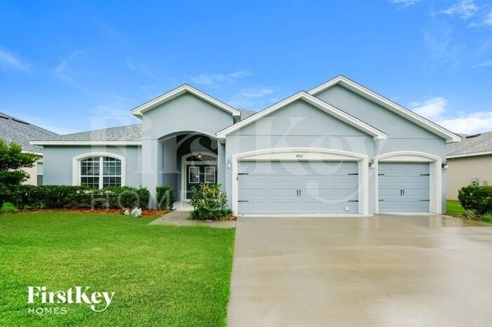 5952 Valentino Way in Lakeland, FL - Building Photo