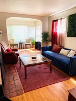 2284 Bellfield Ave, Unit Suite 3 in Cleveland Heights, OH - Building Photo