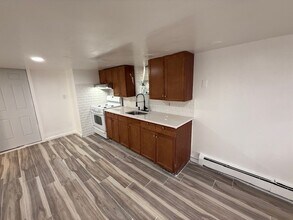1108 Paterson Plank Rd, Unit B in North Bergen, NJ - Building Photo - Building Photo
