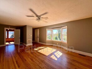 15 Allen Ave in Asheville, NC - Building Photo - Building Photo