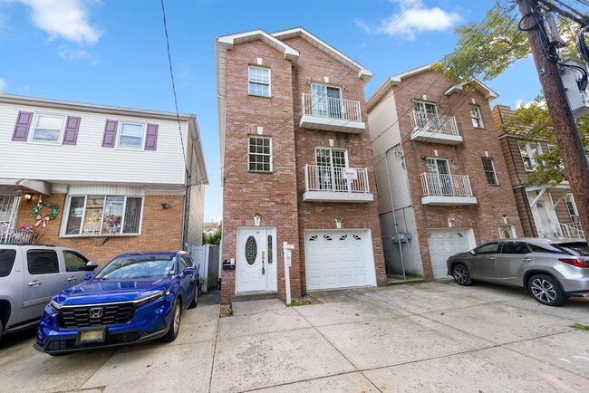 261 Lexington Ave, Unit 2 in Jersey City, NJ - Building Photo - Building Photo