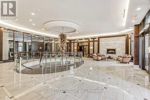 135 Wynford Dr in Toronto, ON - Building Photo