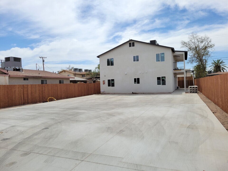 933 Rockwood Ave in Calexico, CA - Building Photo