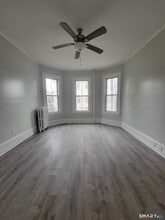 126 Winthrop St in New Britain, CT - Foto de edificio - Building Photo