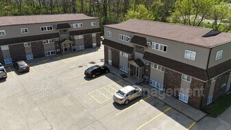 218 Park Ave in Maryville, MO - Building Photo