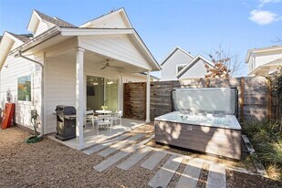 209 Ben Howell Dr in Austin, TX - Building Photo