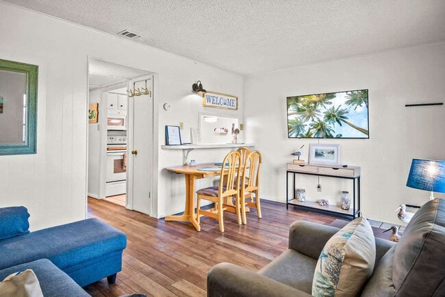 2025 Eleventh St in Port Aransas, TX - Foto de edificio - Building Photo