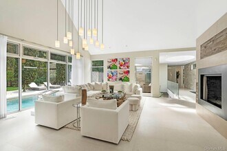 7 Rolling Wood Ln in East Hampton, NY - Building Photo - Building Photo