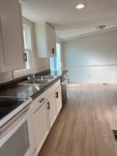 811 Williams Lake Rd in Powder Springs, GA - Building Photo - Building Photo