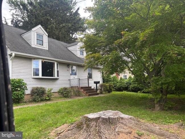 property at 85 Carlton Ave