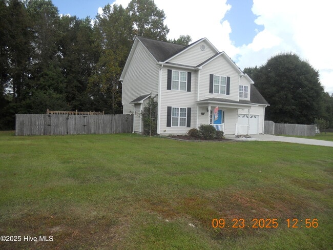 105 Spring Leaf Ln in Jacksonville, NC - Building Photo - Building Photo