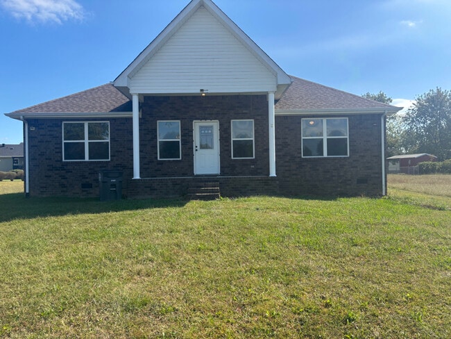 409 Birch St in Lafayette, TN - Building Photo - Building Photo