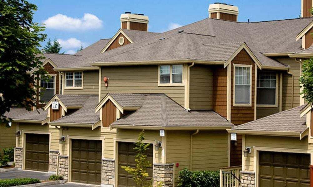 Summerwalk at Klahanie in Issaquah, WA - Foto de edificio