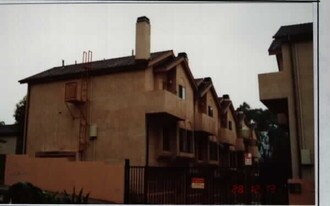 2307 N Cahuenga Blvd Apartamentos