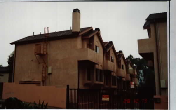 2307 N Cahuenga Blvd in Los Angeles, CA - Foto de edificio