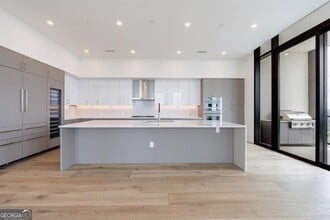 2425 Peachtree Rd NE in Atlanta, GA - Building Photo - Building Photo