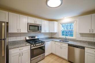 Wedgewood Common Apartments in Concord, MA - Foto de edificio - Interior Photo