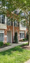 4612 Battenburg Ln in Fairfax, VA - Building Photo