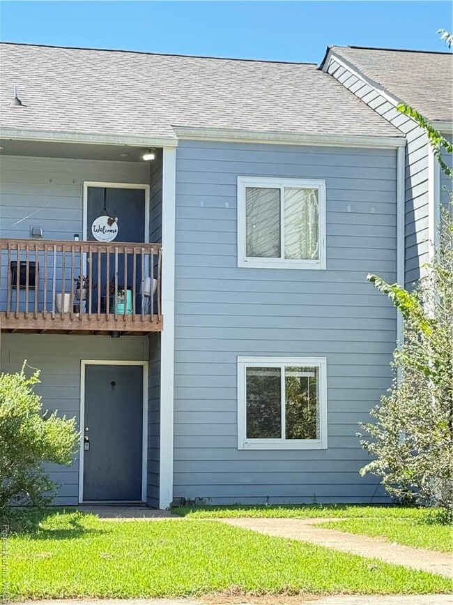 property at 105 Lake Powell Rd