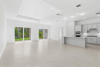 10717 Northbrook Cir in Palm Beach Gardens, FL - Building Photo - Building Photo